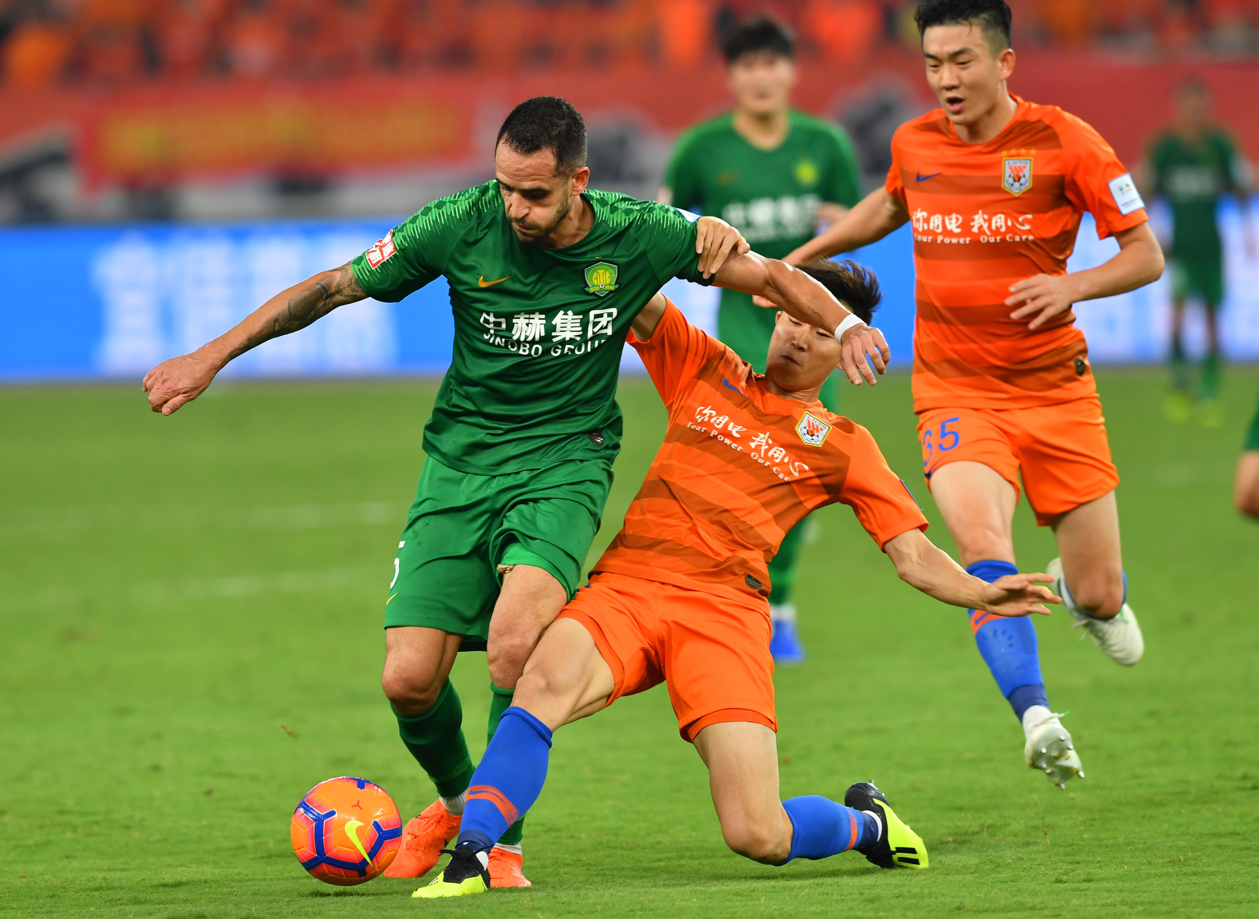 山东鲁能客场不敌北京国安,战绩不佳需改进 山东鲁能客场不敌北京国安,战绩不佳需改进