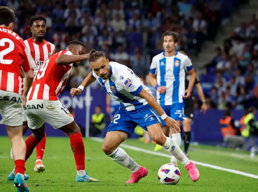 马来西亚球队意外胜出,晋级淘汰赛 马来西亚球队意外胜出,晋级淘汰赛