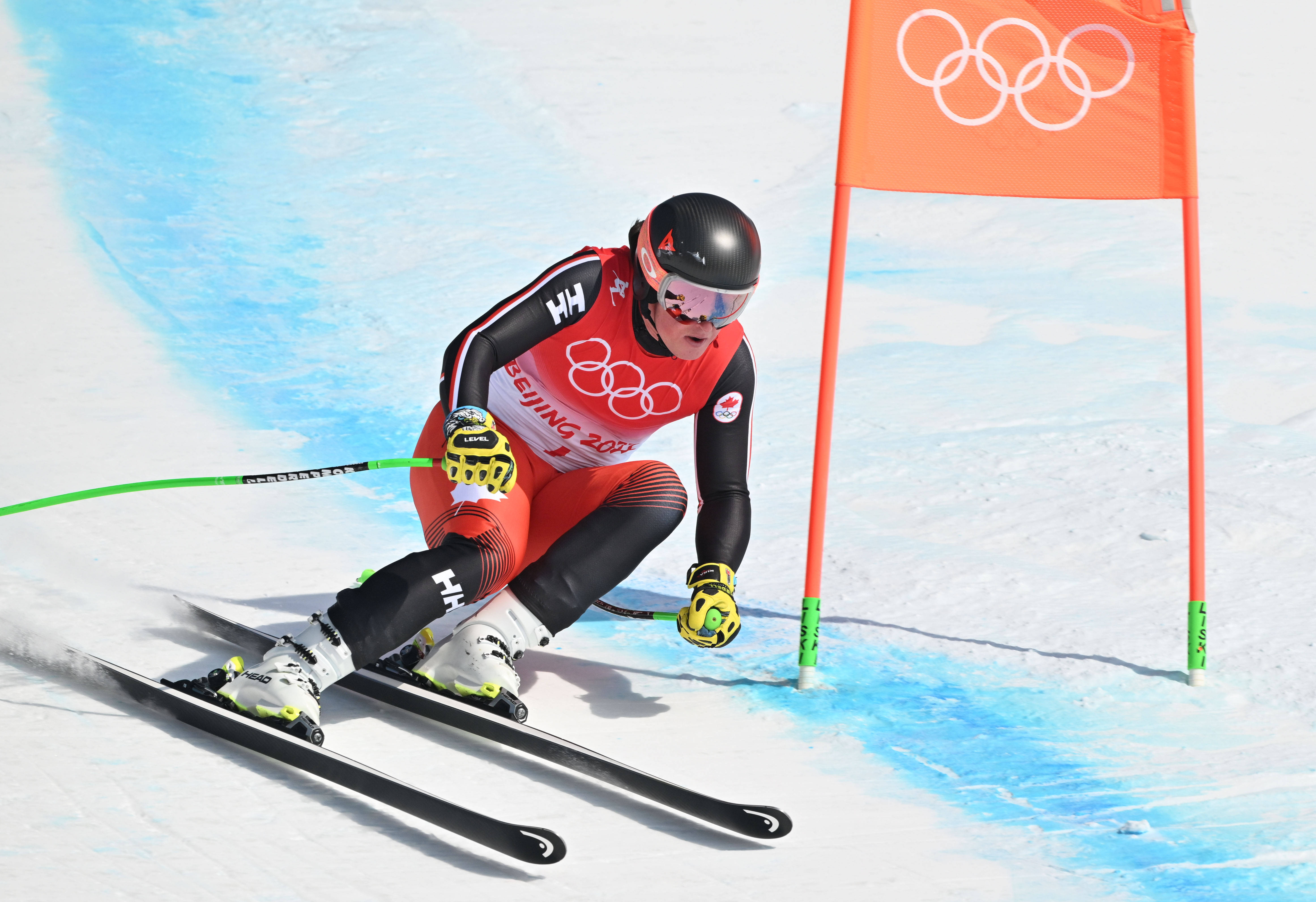 奥地利高山滑雪选手冲刺终点,达成目标 奥地利高山滑雪选手冲刺终点,达成目标