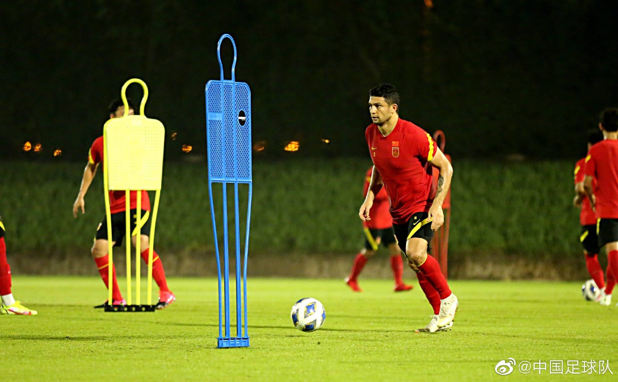 澳大利亚珀斯光荣队士气高昂备战 澳大利亚珀斯光荣队士气高昂备战