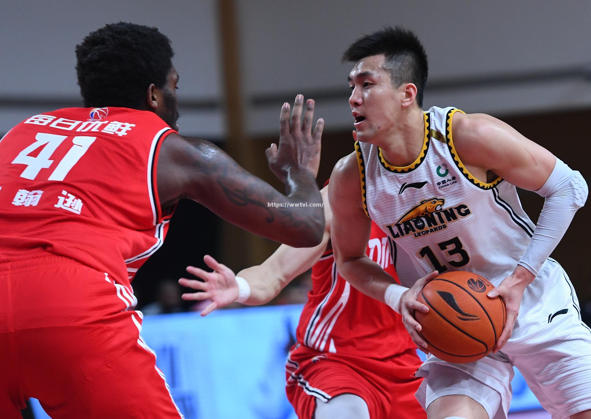 辽宁男篮再胜广东取得赛季首胜,郭艾伦发挥稳定 辽宁男篮再胜广东取得赛季首胜,郭艾伦发挥稳定