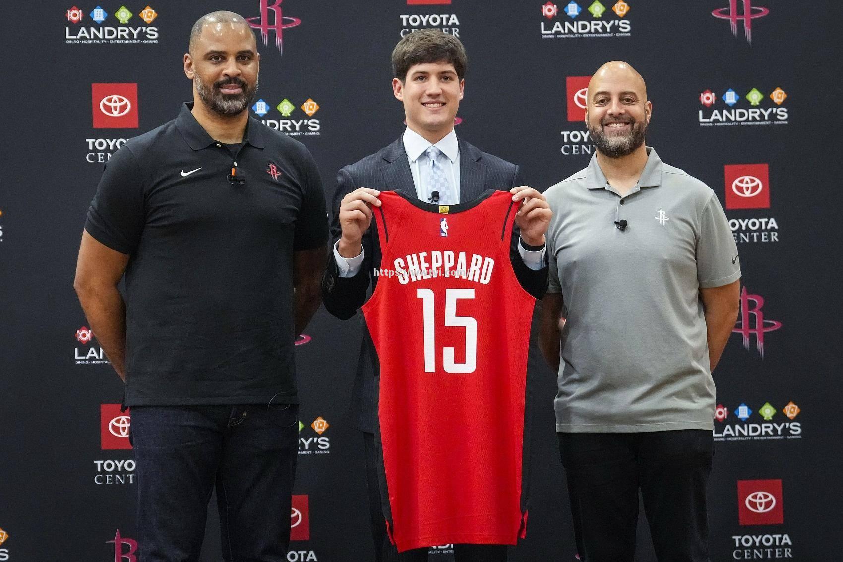 尼克斯队战绩低迷,高层考虑人员调整 尼克斯队战绩低迷,高层考虑人员调整