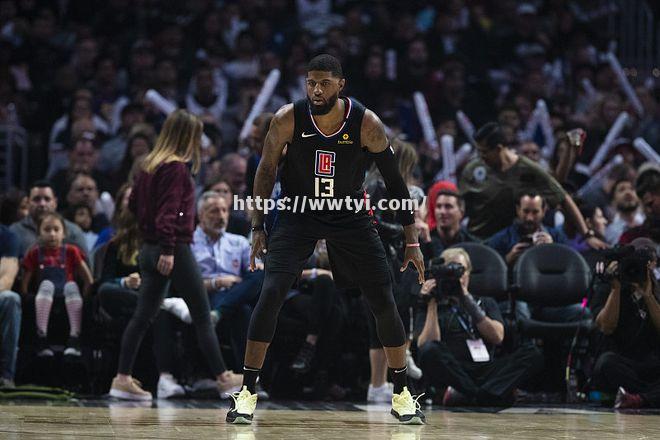 快船队新赛季外援表现亮眼,助球队取胜 快船队新赛季外援表现亮眼,助球队取胜