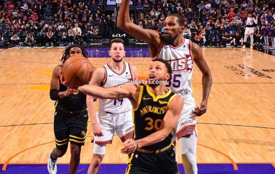 勇士队大胜奇才继续取得连胜 勇士队大胜奇才继续取得连胜