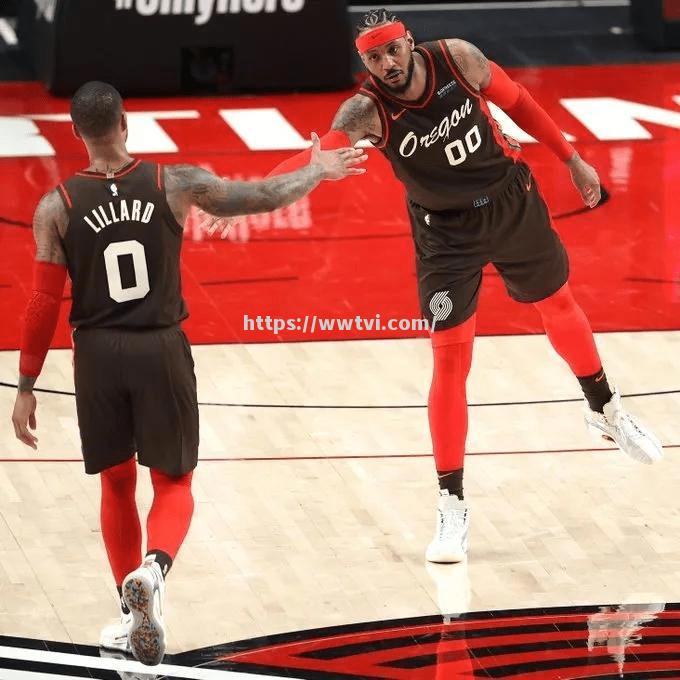 波特兰开拓者主场大胜快船,利拉德砍下30+12+6 波特兰开拓者主场大胜快船,利拉德砍下30+12+6