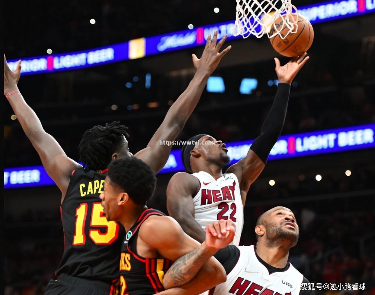 热火队防守端表现不佳,季后赛前景堪忧 热火队防守端表现不佳,季后赛前景堪忧