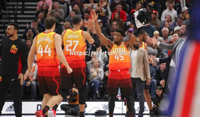 快船客场击败篮网,取得五连胜 快船客场击败篮网,取得五连胜