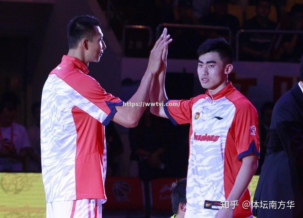 赤队展现出色团结,力压强敌 赤队展现出色团结,力压强敌