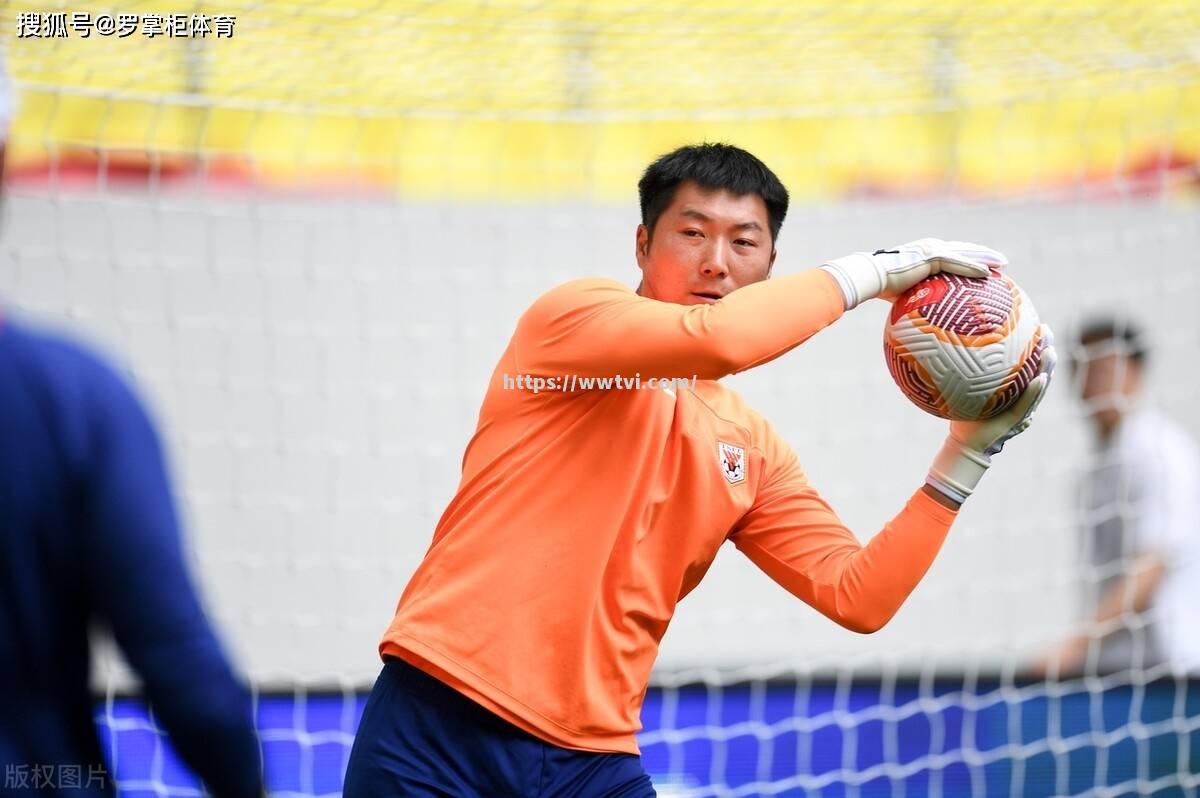 鲁能门将连续三场零封对手,表现稳定 鲁能门将连续三场零封对手,表现稳定