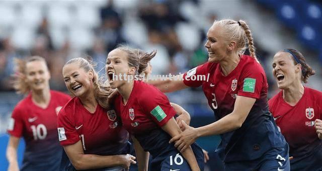 加拿大队在女足世界杯中遭遇困境 加拿大队在女足世界杯中遭遇困境