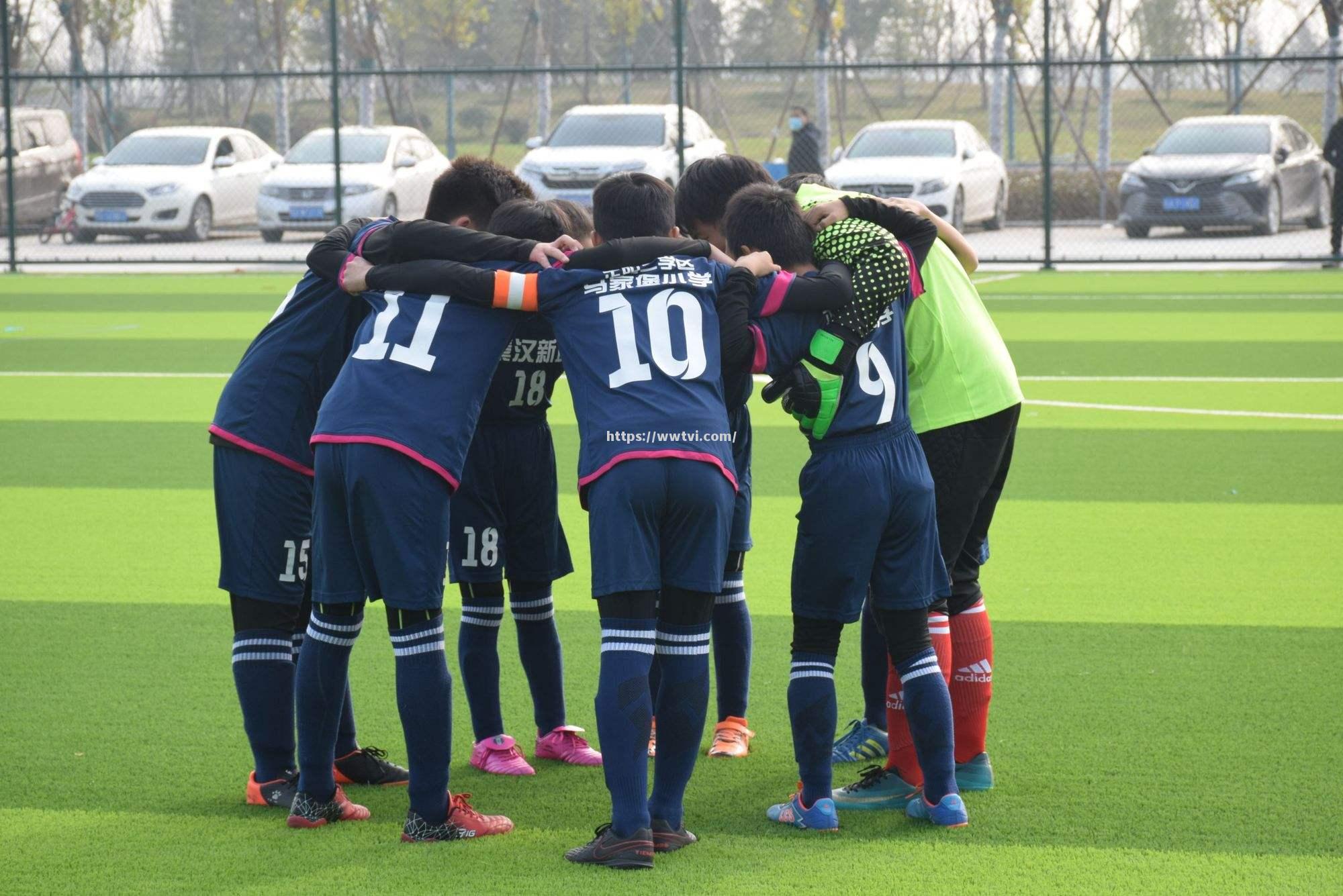 热闹足球赛事氛围,球队拼搏精神 热闹足球赛事氛围,球队拼搏精神