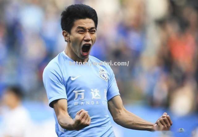 大连人终结连胜,青岛黄海防守犯错输球 大连人终结连胜,青岛黄海防守犯错输球