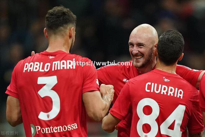 那不勒斯力克AC米兰,豪取三分 那不勒斯力克AC米兰,豪取三分