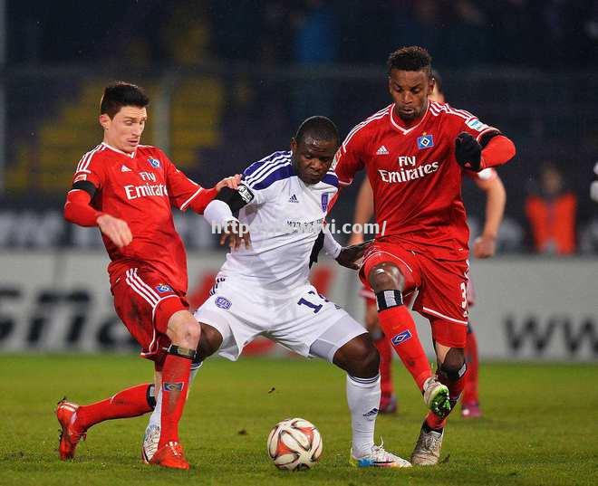 门兴格拉德巴赫主场击败法兰克福,助力排名上升 门兴格拉德巴赫主场击败法兰克福,助力排名上升