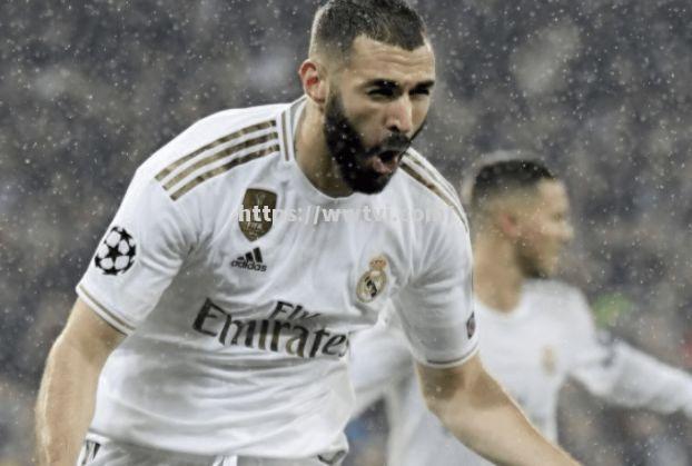 皇家马德里主场大胜巴塞罗那,本泽马梅开二度 皇家马德里主场大胜巴塞罗那,本泽马梅开二度