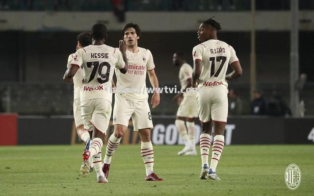 亚洲足球实力对战如火如荼,冠军之争陷入白热化 亚洲足球实力对战如火如荼,冠军之争陷入白热化