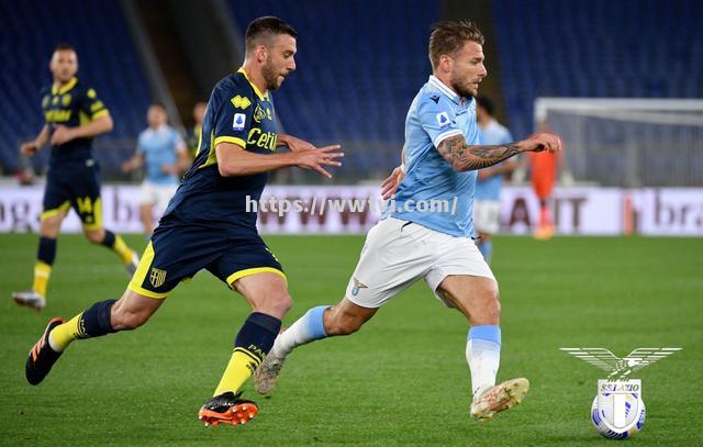 帕尔马球员积极拼搏,战胜对手 帕尔马球员积极拼搏,战胜对手