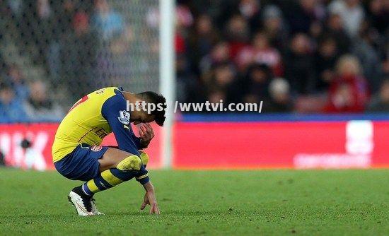 南安普顿中场组织失误,丢掉关键失球遭遇失败 南安普顿中场组织失误,丢掉关键失球遭遇失败