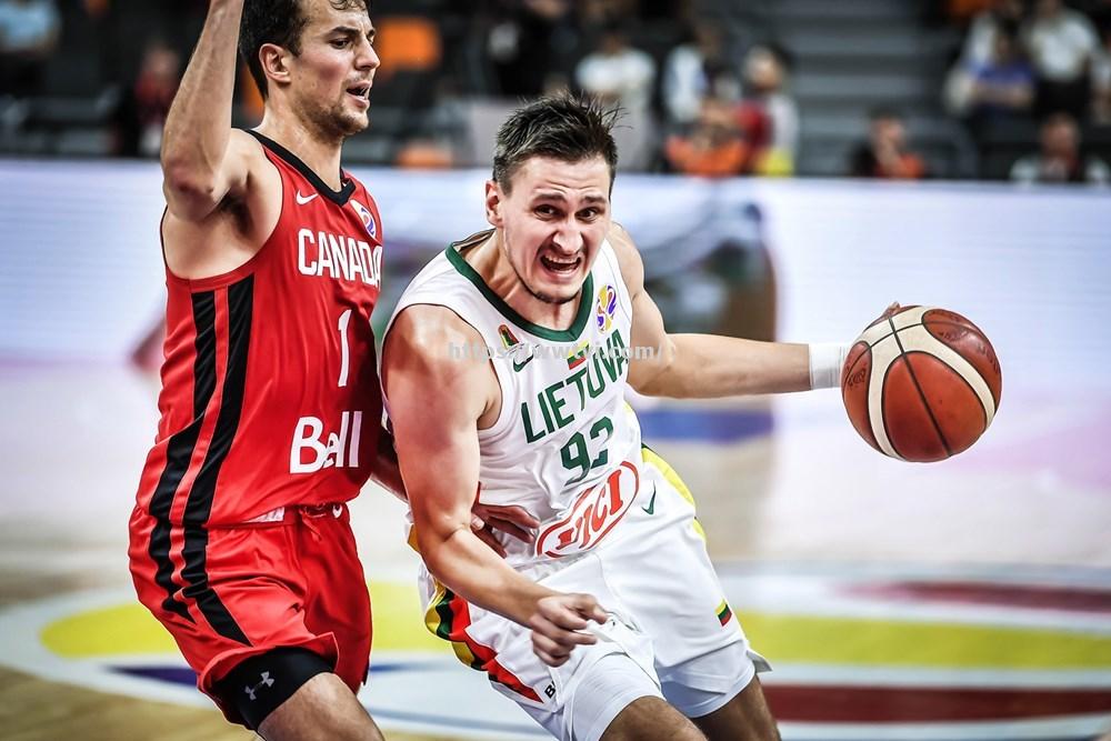 立陶宛主场大胜爱沙尼亚,提前出线 立陶宛主场大胜爱沙尼亚,提前出线