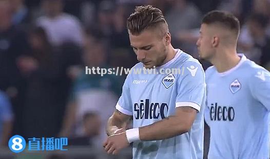 拉齐奥球员接受媒体采访,分享比赛经验 拉齐奥球员接受媒体采访,分享比赛经验