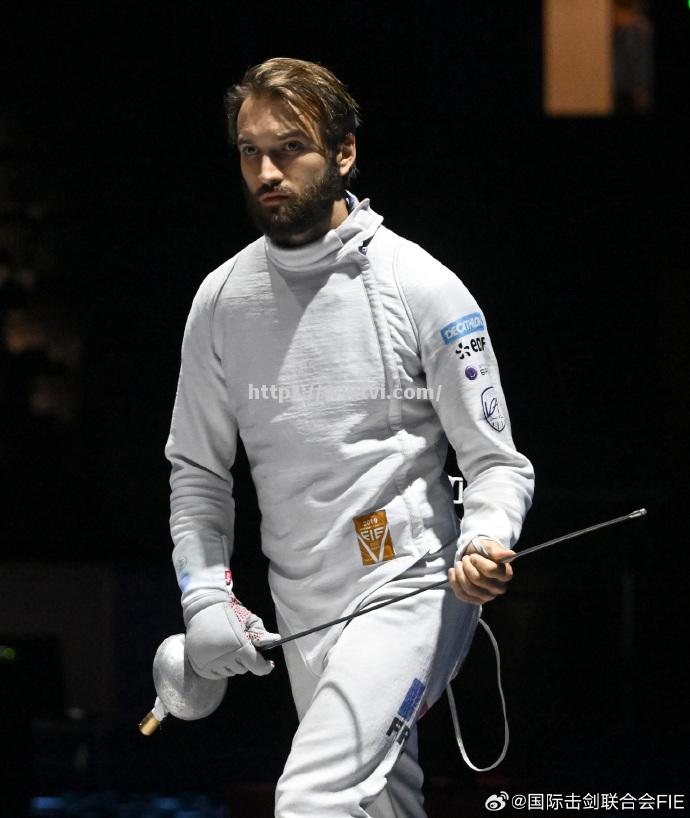 捷克选手在击剑对决中表现抢眼,夺得金牌 捷克选手在击剑对决中表现抢眼,夺得金牌