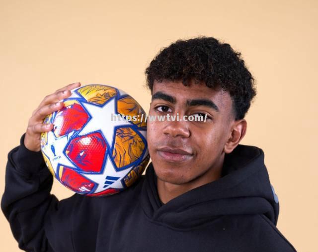 足坛新政实施,球员身价节节攀升 足坛新政实施,球员身价节节攀升