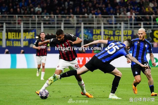 AC米兰战术调整,引起外界热议 AC米兰战术调整,引起外界热议