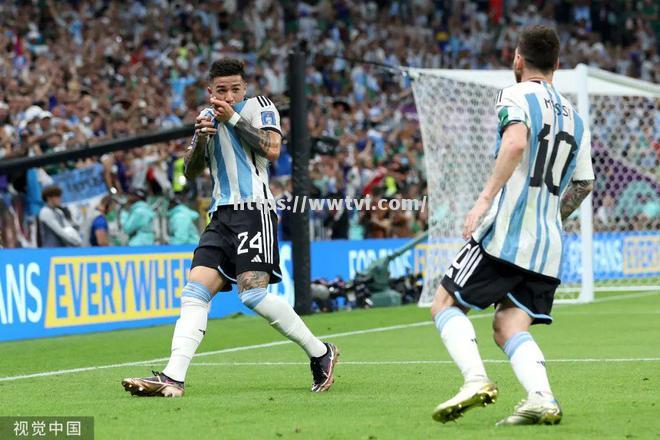 新秀球员连续大放异彩,展示潜力无限 新秀球员连续大放异彩,展示潜力无限