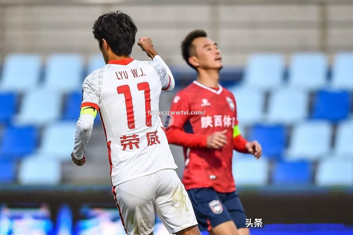 大连人主场不敌武汉卓尔,遗憾失利 大连人主场不敌武汉卓尔,遗憾失利