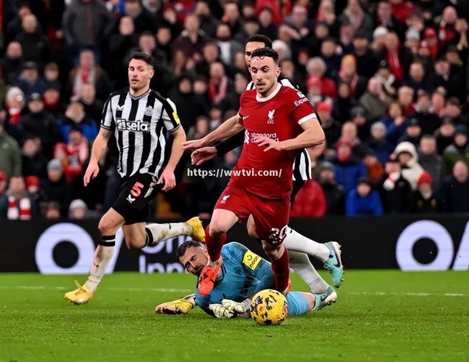 利物浦大胜晋级,提前锁定强席位 利物浦大胜晋级,提前锁定强席位