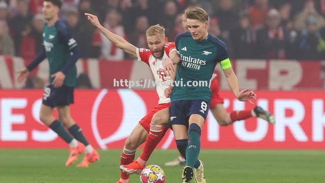 拜仁慕尼黑客场遭遇挑战,终场前一举逆袭 拜仁慕尼黑客场遭遇挑战,终场前一举逆袭