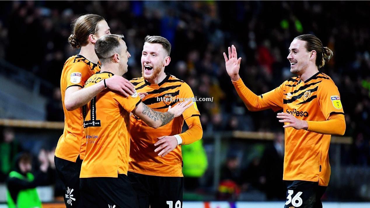 伯恩利准备在主场对阵伯明翰城! 伯恩利准备在主场对阵伯明翰城!