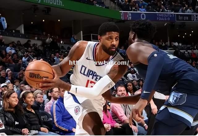 勇士再胜快船,全队合作凝聚战斗力 勇士再胜快船,全队合作凝聚战斗力