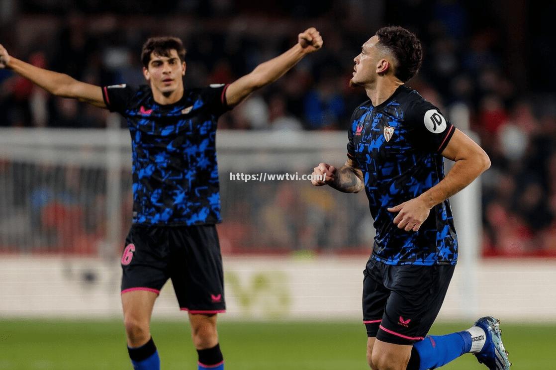 塞维利亚逆转获胜:主队球迷沸腾 塞维利亚逆转获胜:主队球迷沸腾