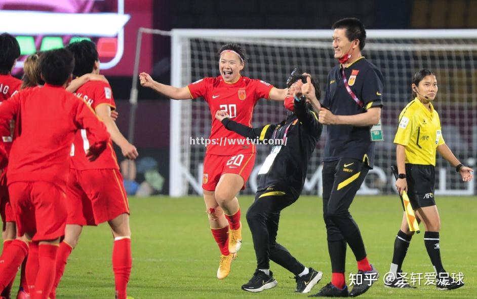 闪耀舞台的女足运动员:全情投入赛场角逐 闪耀舞台的女足运动员:全情投入赛场角逐