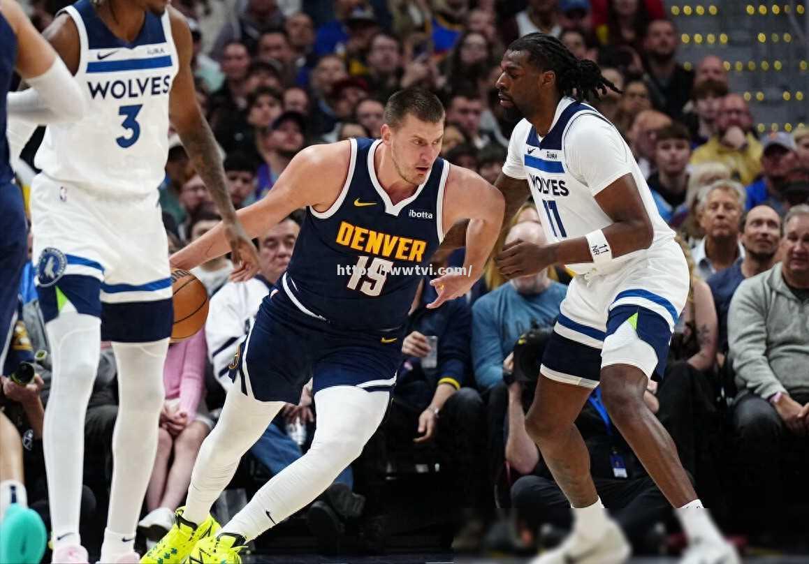 马刺队老将发威,稳居西部前四 马刺队老将发威,稳居西部前四