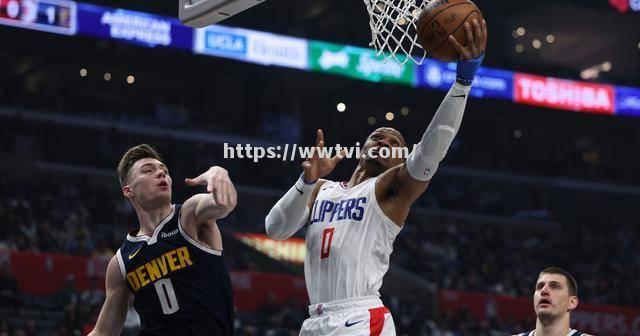 马刺队老将发威,稳居西部前四 马刺队老将发威,稳居西部前四