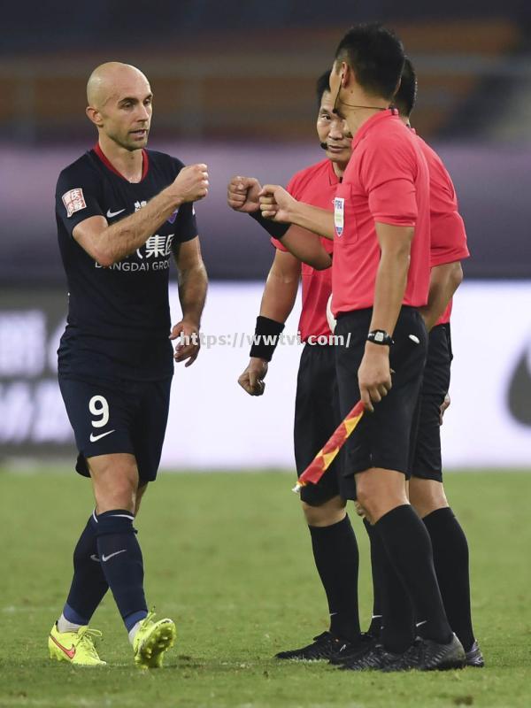 青岛黄海扭转颓势，为逃避中超降级展现决心