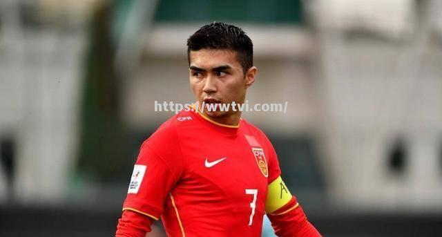 年轻球员脱颖而出,展现潜力 年轻球员脱颖而出,展现潜力