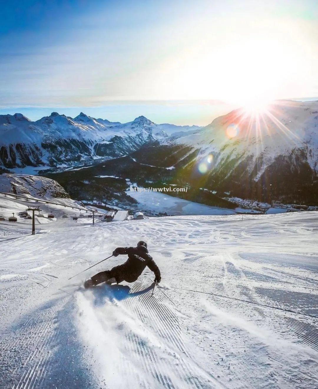 瑞士滑雪选手实现完美表现 瑞士滑雪选手实现完美表现
