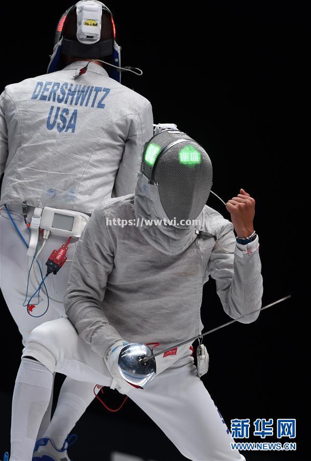 韩国选手在击剑比赛中表现出色 韩国选手在击剑比赛中表现出色