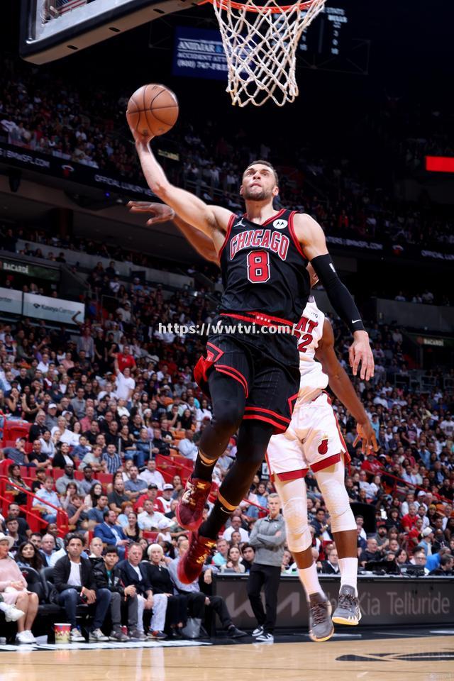 伯明翰在外取胜,勇夺三分 伯明翰在外取胜,勇夺三分