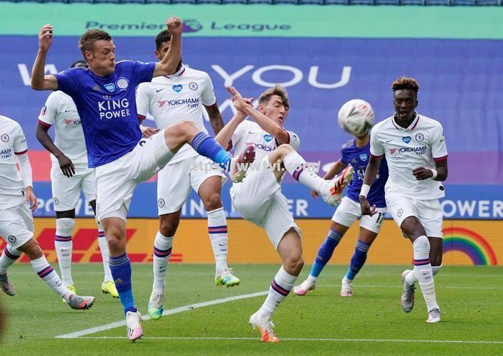 沙尔克队客场挑战成功赢得关键胜利 沙尔克队客场挑战成功赢得关键胜利