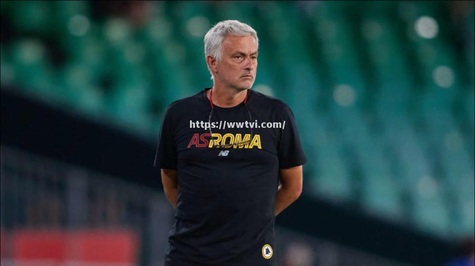 巴萨球队备战新赛季，主帅设定目标