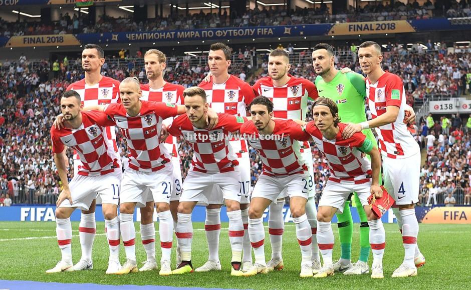 意大利队全面击败波兰,晋级欧国联半决赛 意大利队全面击败波兰,晋级欧国联半决赛