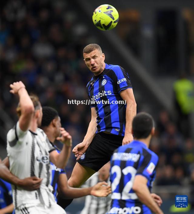 意大利队全面击败波兰,晋级欧国联半决赛 意大利队全面击败波兰,晋级欧国联半决赛