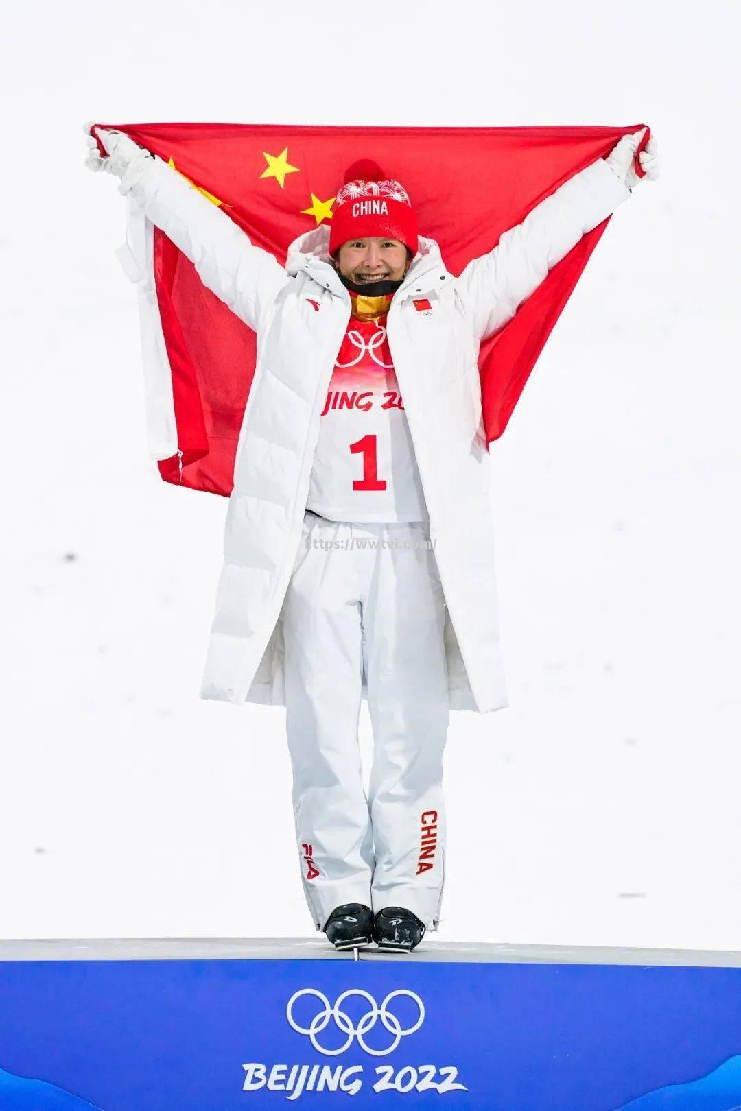 芬兰滑雪选手奋勇拼搏,闯入前十 芬兰滑雪选手奋勇拼搏,闯入前十