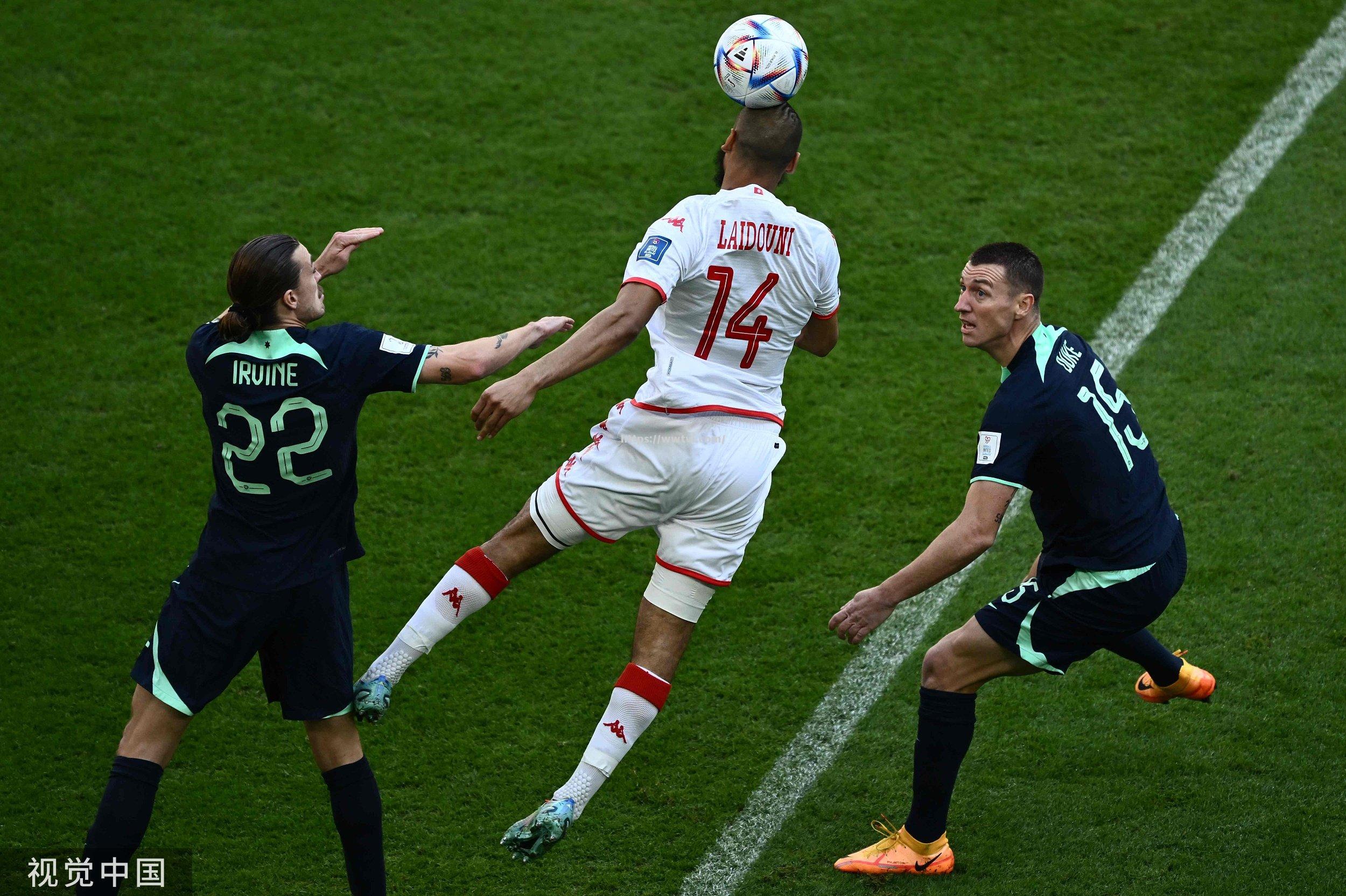 澳大利亚联赛足球俱乐部签约男队员连枷叩礼 澳大利亚联赛足球俱乐部签约男队员连枷叩礼