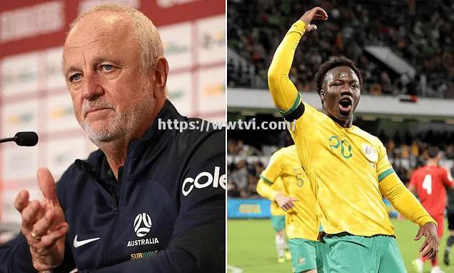 澳大利亚联赛足球俱乐部签约男队员连枷叩礼 澳大利亚联赛足球俱乐部签约男队员连枷叩礼