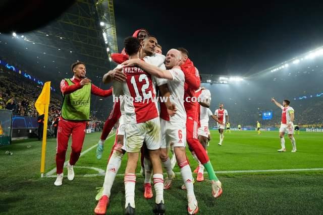 阿贾克斯晋级,欧冠鏖战春风得意 阿贾克斯晋级,欧冠鏖战春风得意